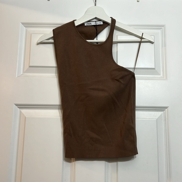 Asymmetrical Knit Top - Picture 3 of 4